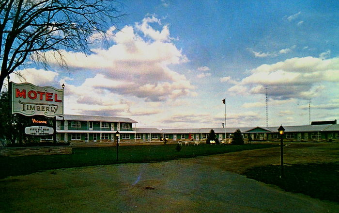 Timberly Motel (Motel Timberly) - Old Postcard (newer photo)